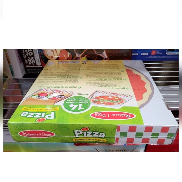 Melissa & Doug Pizza Topping Toss Game - Picture 5 of 6